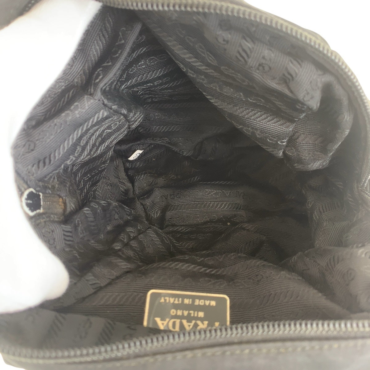 17487
PRADA プラダ テスート 三角ロゴプレート ブラック 黒 シルバー金具 ナイロン リュック・デイパック バックパック レディース ABP43