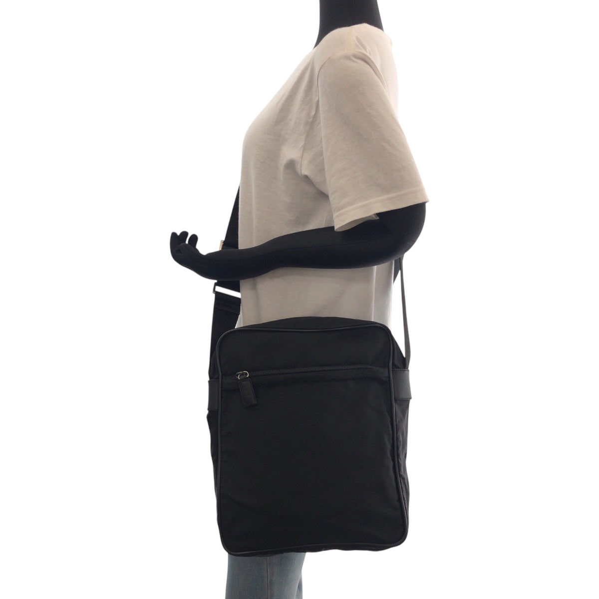17499
PRADA プラダ テスート 三角ロゴプレート ブラック 黒 シルバー金具 ナイロン V160 ショルダーバッグ ポシェット  メンズ AB40
