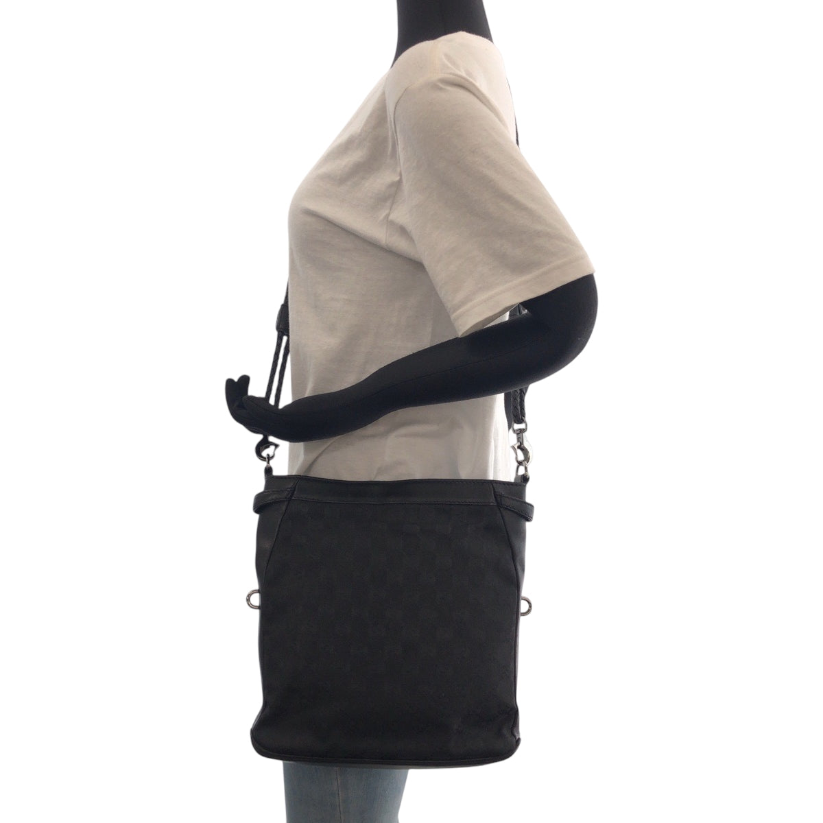 17501
GUCCI グッチ ブラック 黒 シルバー金具 GGキャンバス 109106 ショルダーバッグ ポシェット  レディース AB16