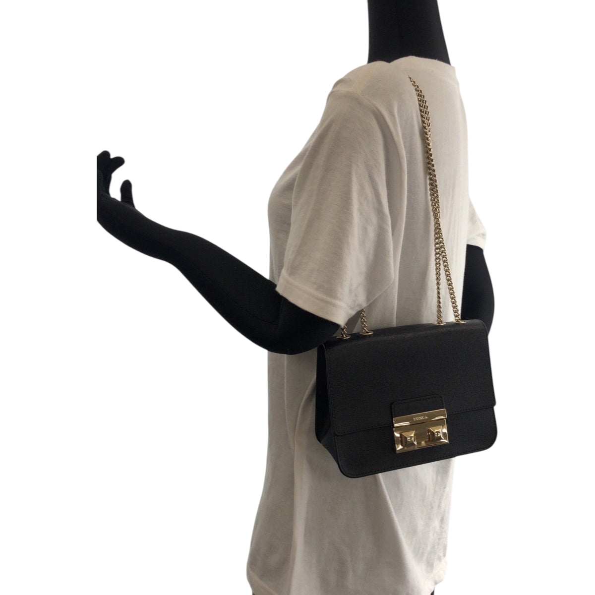 17506
Furla フルラ ブラック 黒 ゴールド金具 レザー チェーンショルダーバッグ ポシェット  レディース A13