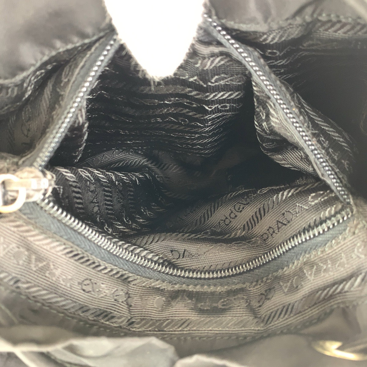 17512
PRADA プラダ テスート 三角ロゴプレート ブラック 黒 シルバー金具 ナイロン / レザー リュック・デイパック バックパック  レディース