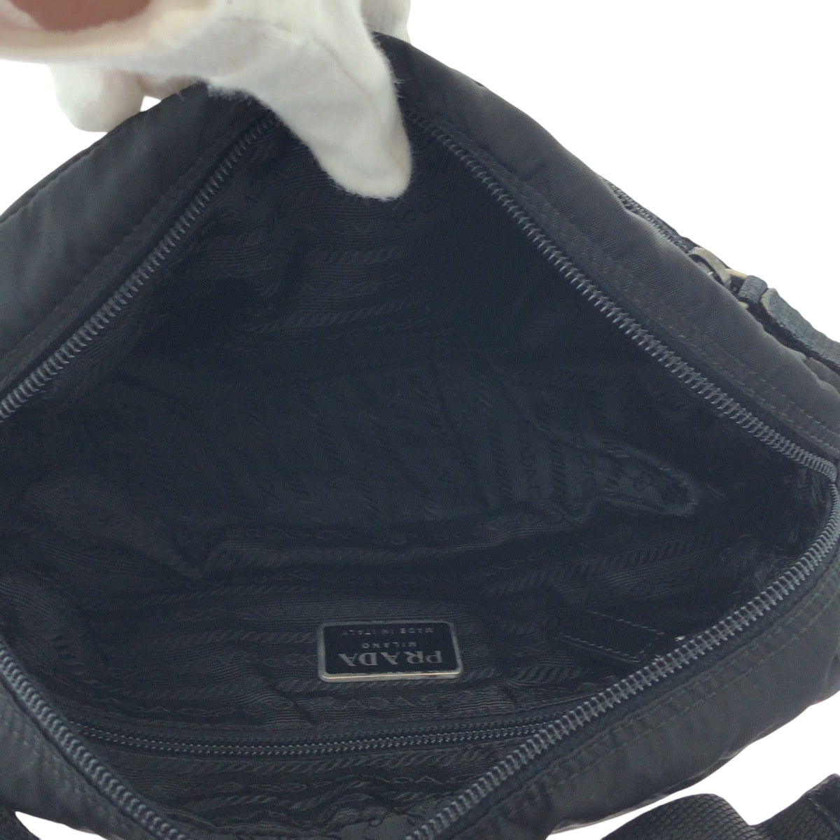 17532
PRADA プラダ テスート 三角ロゴプレート ブラック 黒 シルバー金具 ナイロン B9061 ショルダーバッグ ポシェット  レディース