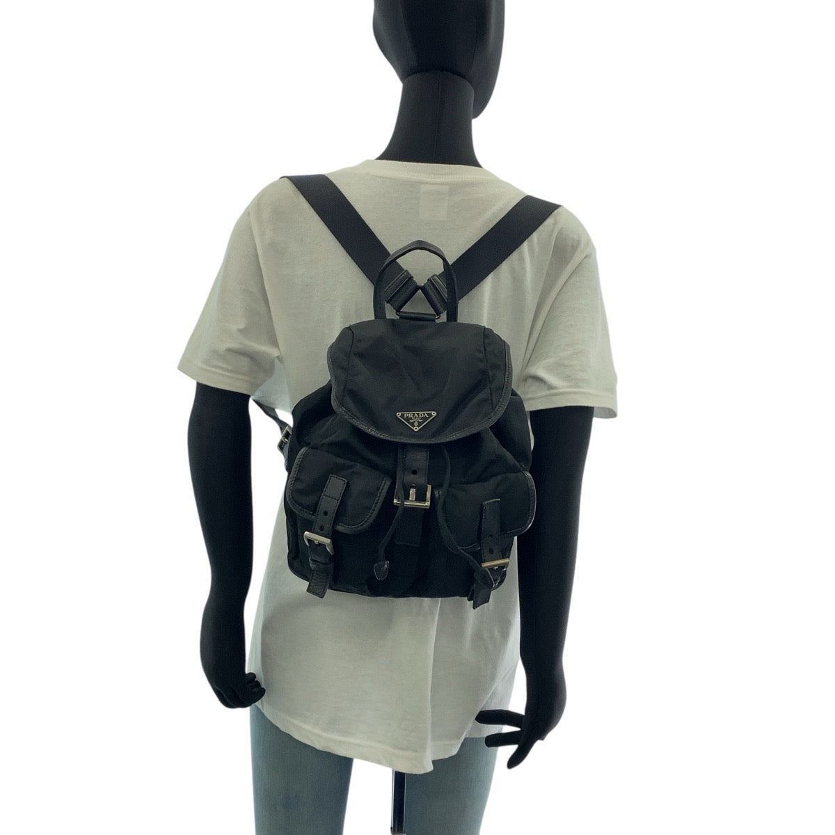 17533
PRADA プラダ テスート 三角ロゴプレート ブラック 黒 シルバー金具 ナイロン / レザー リュック バックパック  レディース AB45