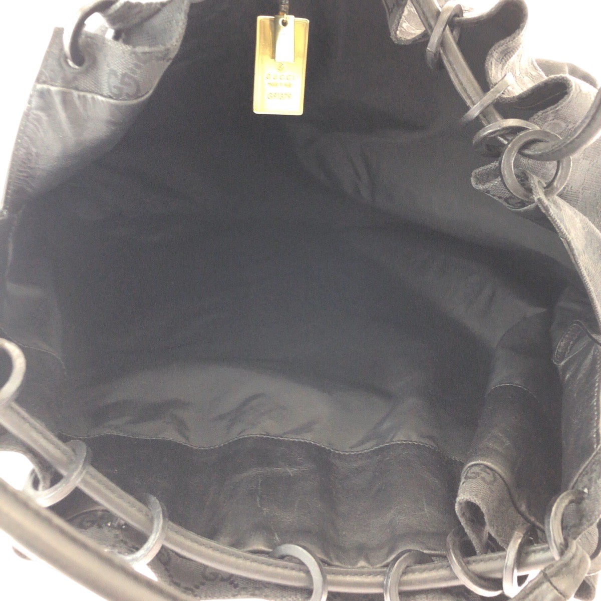 17573
GUCCI グッチ ブラック 黒 ブラック金具 GGキャンバス 91379 巾着 ショルダーバッグ  レディース ABP48