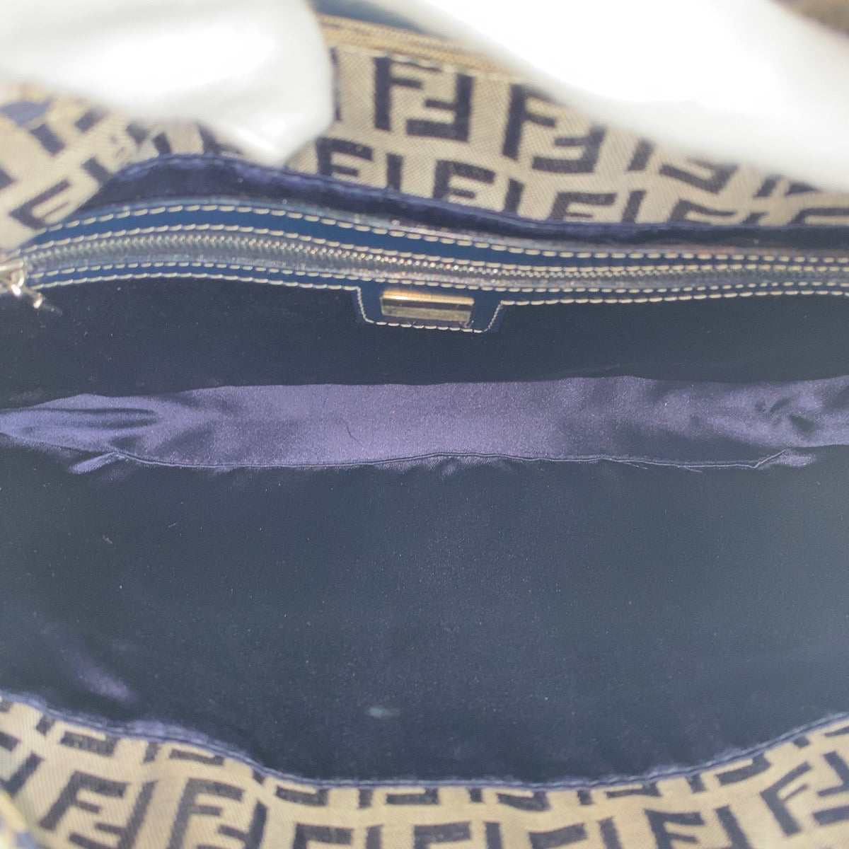 17583
FENDI フェンディ ヴィンテージ ズッキーノ ネイビー シルバー金具 キャンバス / レザー ショルダーバッグ ハンドバッグ レディース A67