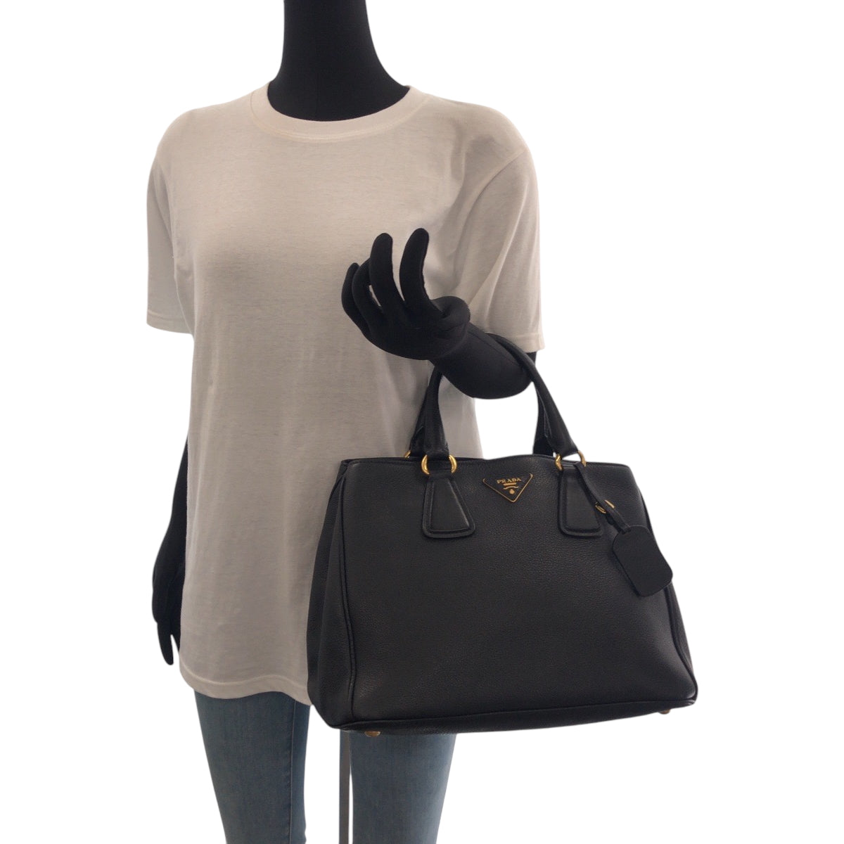 17596
PRADA プラダ ヴィッテロダイノ 三角ロゴプレート ブラック 黒 ゴールド金具 レザー BN2579 トートバッグ ハンドバッグ ショルダーバッグ レディース A75