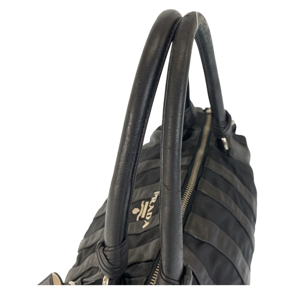 17615
PRADA プラダ クリムソン ブラック 黒 シルバー金具 ナイロン / レザー ショルダーバッグ  レディース AB32