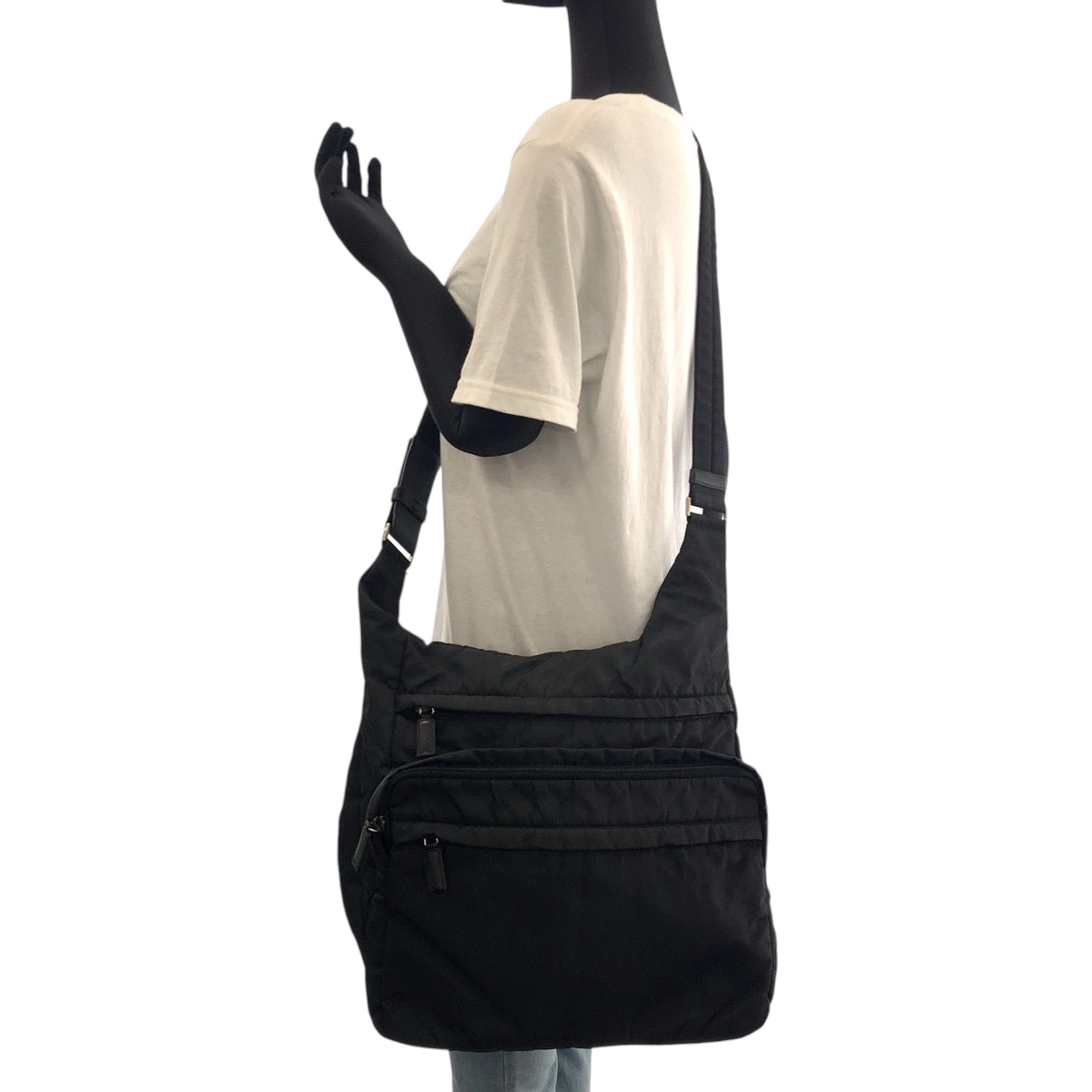 17619
PRADA プラダ テスート 三角ロゴプレート 男女兼用 ブラック 黒 シルバー金具 ナイロン ショルダーバッグ メッセンジャーバッグ メンズ AB45