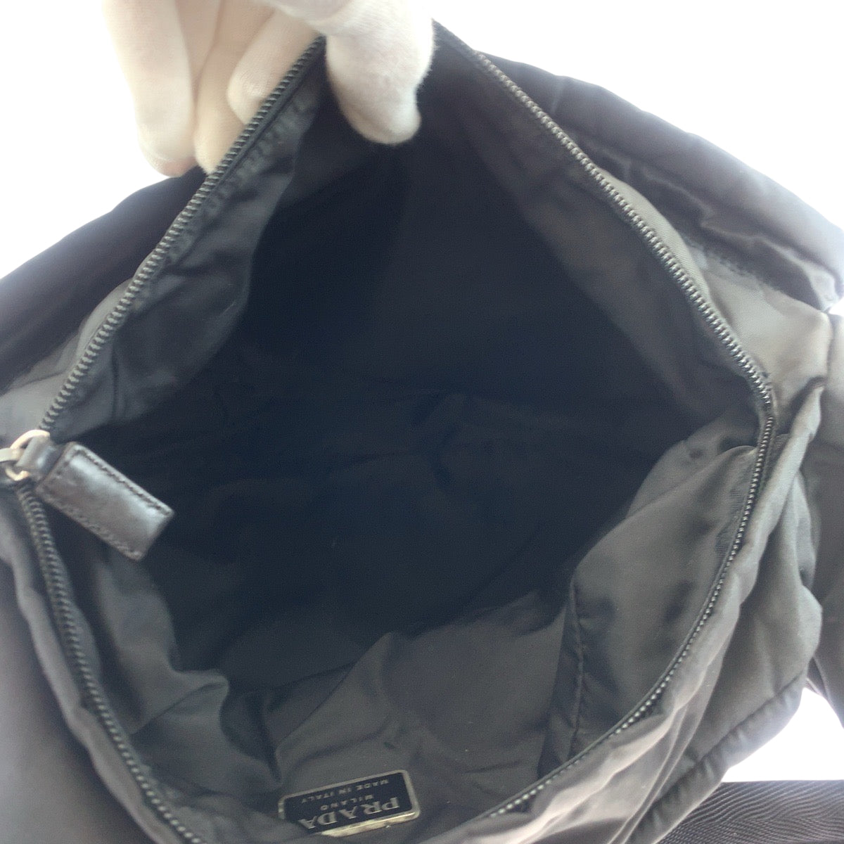 17619
PRADA プラダ テスート 三角ロゴプレート 男女兼用 ブラック 黒 シルバー金具 ナイロン ショルダーバッグ メッセンジャーバッグ  メンズ AB45