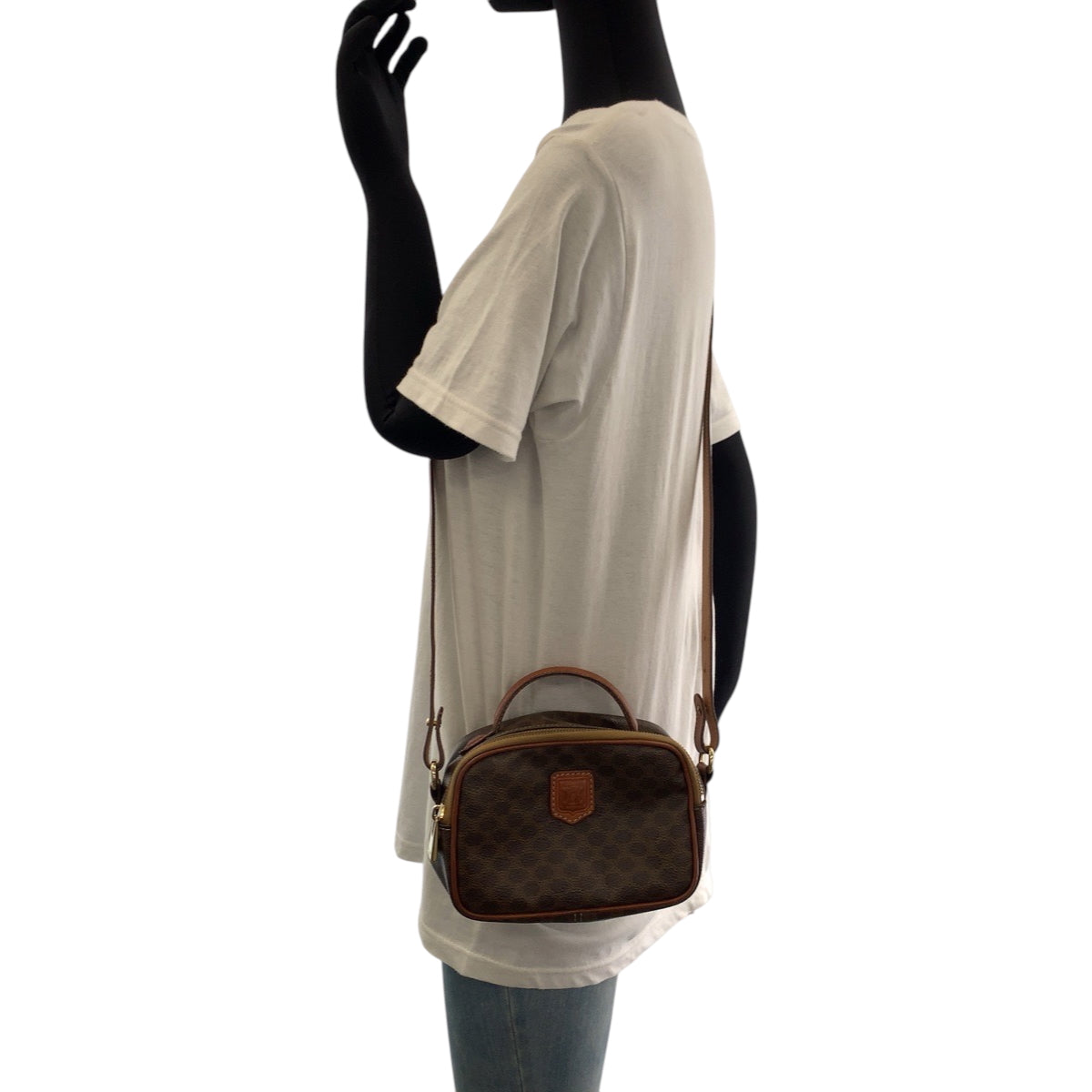 17627
CELINE セリーヌ ヴィンテージ マカダム ダークブラウン ブラウン ゴールド金具 PVC ショルダーバッグ バニティバッグ 2way レディース AB27