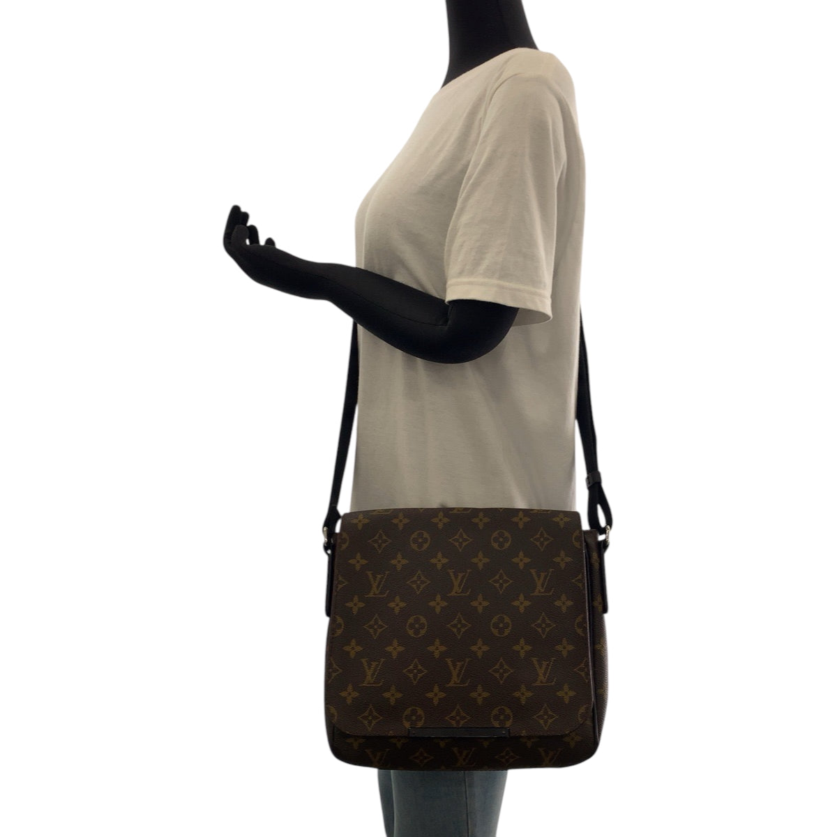 17629
LOUIS VUITTON ルイヴィトン モノグラム マカサー ディストリクトPM 男女兼用 ブラウン ブラック シルバー金具 PVC M40935 ショルダーバッグ レディース AB72