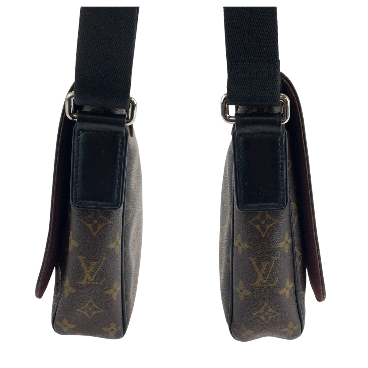 17629
LOUIS VUITTON ルイヴィトン モノグラム マカサー ディストリクトPM 男女兼用 ブラウン ブラック シルバー金具 PVC M40935 ショルダーバッグ レディース AB72
