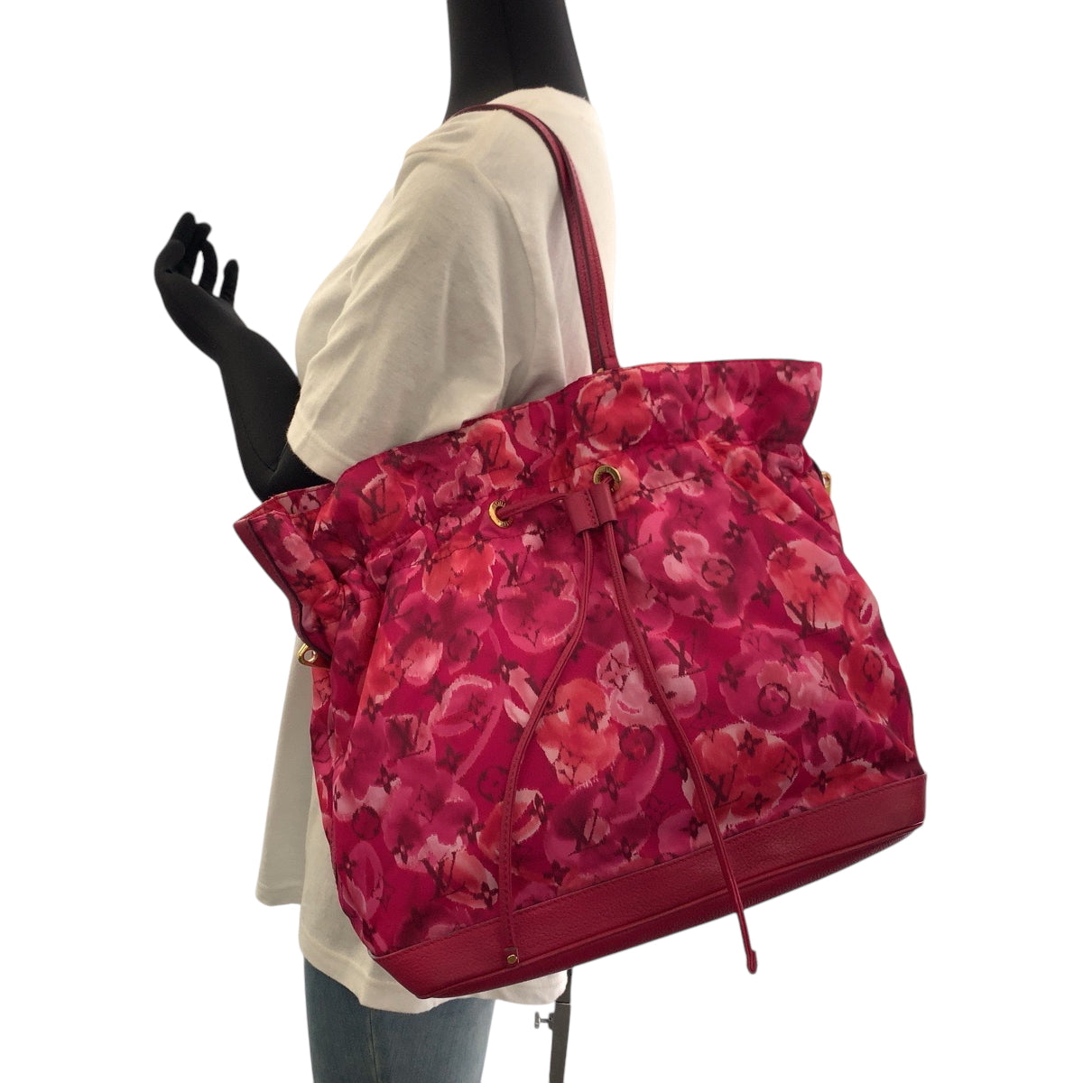 17633
LOUIS VUITTON ルイヴィトン イカットフラワー ノエフルMM ローズアンディアン ピンク ゴールド金具 ナイロン / レザー M94313 トートバッグ ショルダーバッグ レディース ABP120