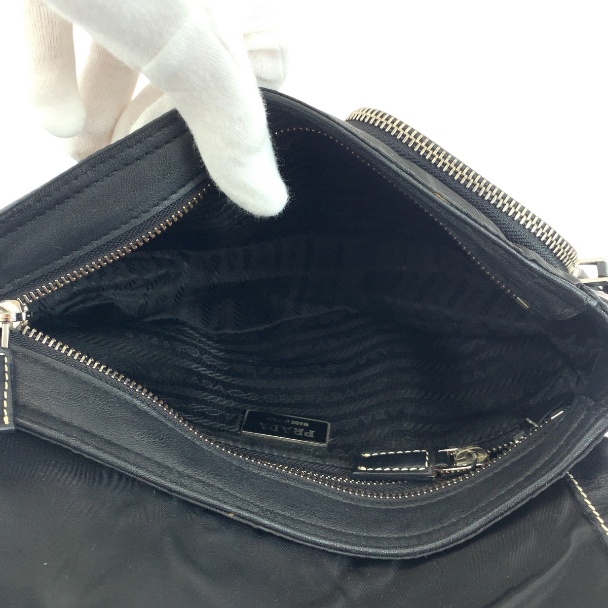 17637
PRADA プラダ テスート 三角ロゴプレート ブラック 黒 シルバー金具 ナイロン / レザー BR2417 ショルダーバッグ ポシェット  レディース ABP41