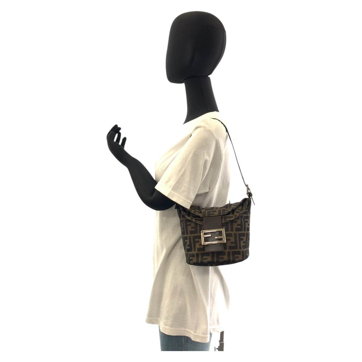 17642
FENDI フェンディ ヴィンテージ ズッカ マンマバケット ブラウン シルバー金具 キャンバス / レザー ショルダーバッグ  レディース ABP75