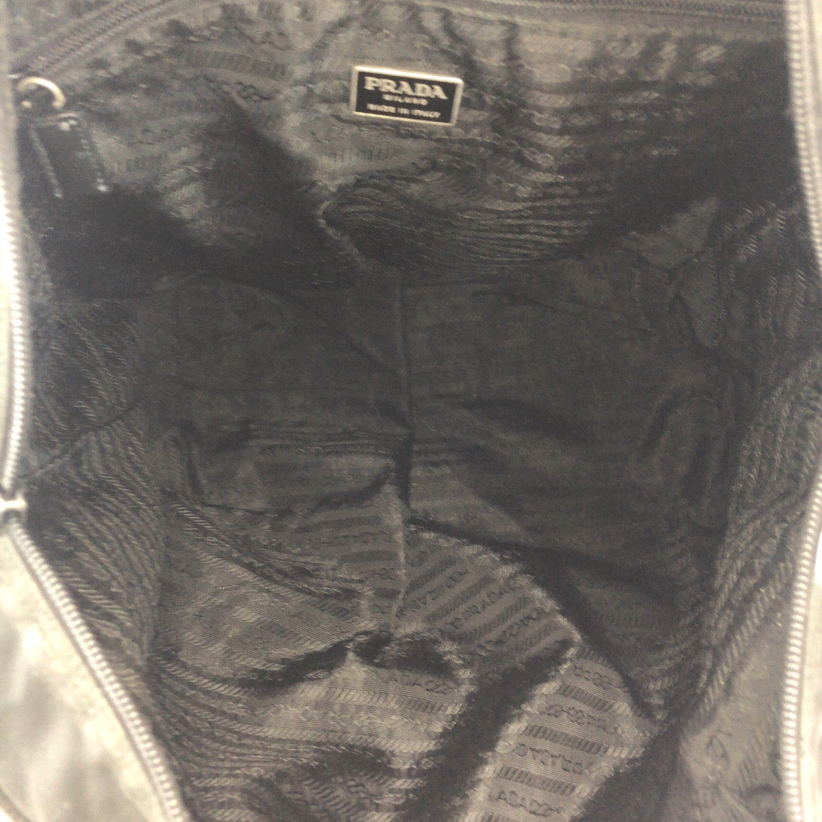 17651
PRADA プラダ テスート 三角ロゴプレート ブラック 黒 シルバー金具 ナイロン ショルダーバッグ ハンドバッグ 男女兼用  レディース AB39