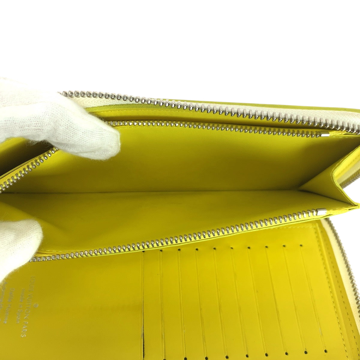 17655
LOUIS VUITTON ルイヴィトン エブリデイLV ジッピーウォレット ヴェルティカル イエロー ホワイト シルバー金具 レザー M80852 長財布 ラウンドファスナー  メンズ ABP50