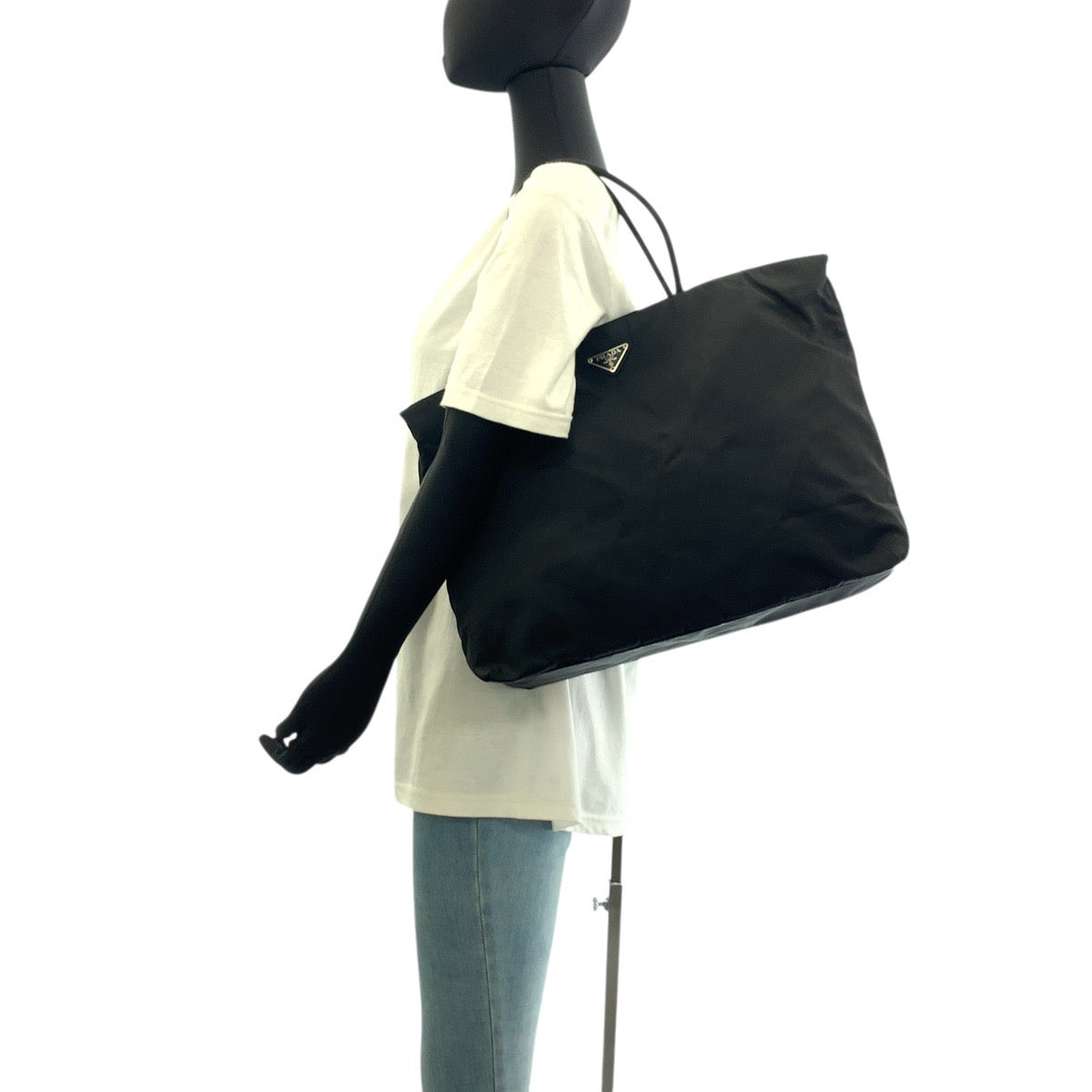 17684
PRADA プラダ テスート 三角ロゴプレート ブラック 黒 シルバー金具 ナイロン トートバッグ ショルダーバッグ  レディース A45