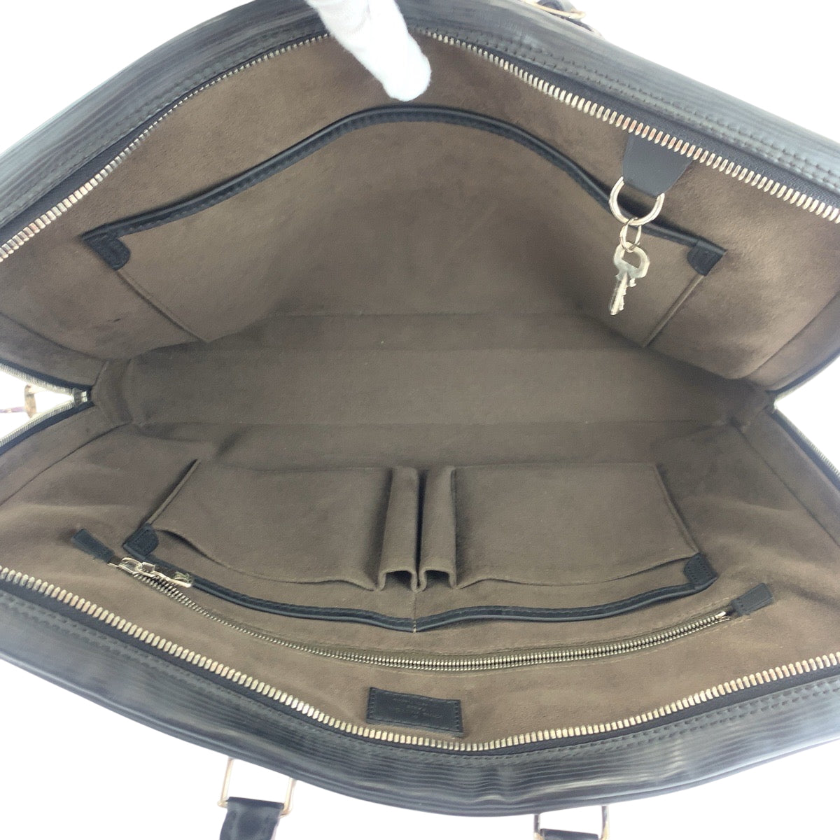 17695
LOUIS VUITTON ルイヴィトン エピ ポルトドキュマン ヴォワヤージュ ノワール ブラック 黒 シルバー金具 エピレザー M54472  ビジネスバッグ ハンドバッグ  メンズ ABP62