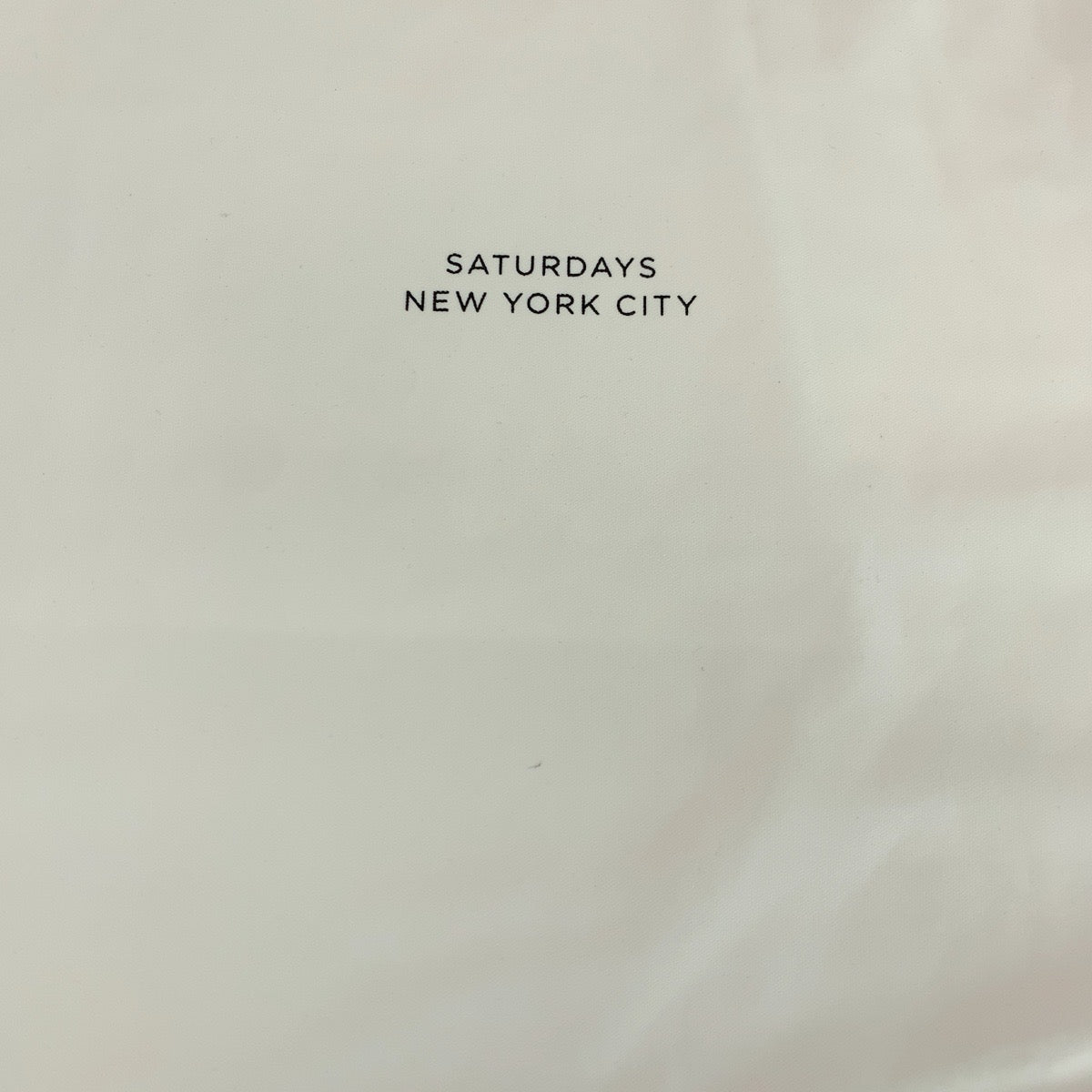 17721
SATURDAYS NEW YORK CITY サタデーズ ニューヨーク シティ サイズXL ホワイト ブラック ポリエステル BGM 12060 A 半袖Tシャツ モックネック  メンズ A6