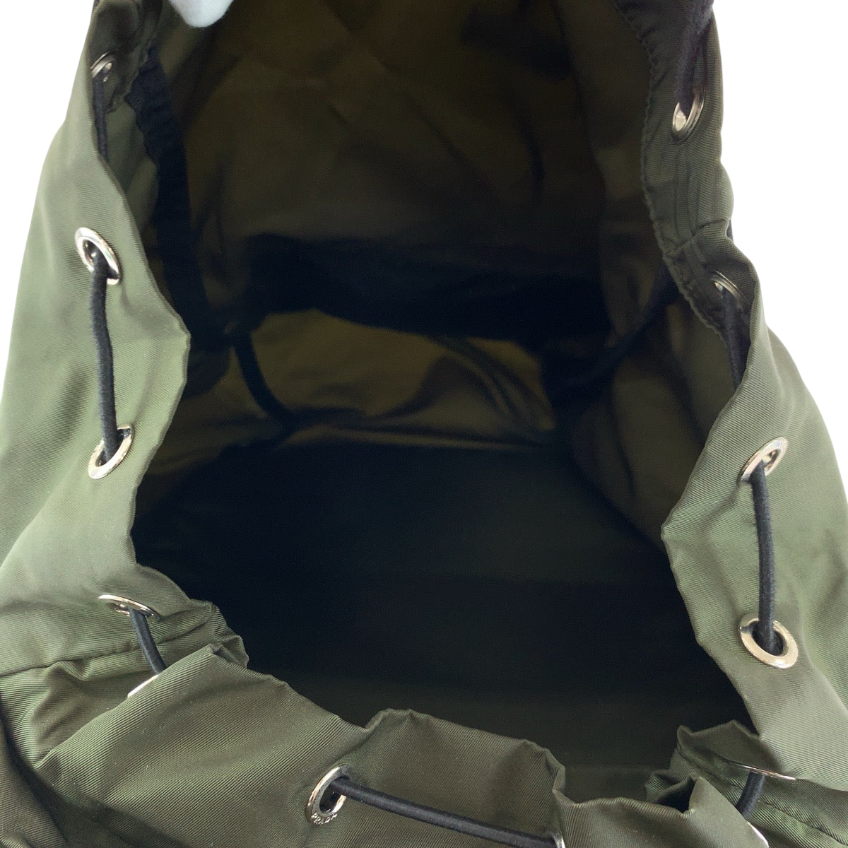 17727
PRADA プラダ テスート 三角ロゴプレート カーキ シルバー金具 ナイロン VZ0056 リュックサック バックパック メンズ ABP50