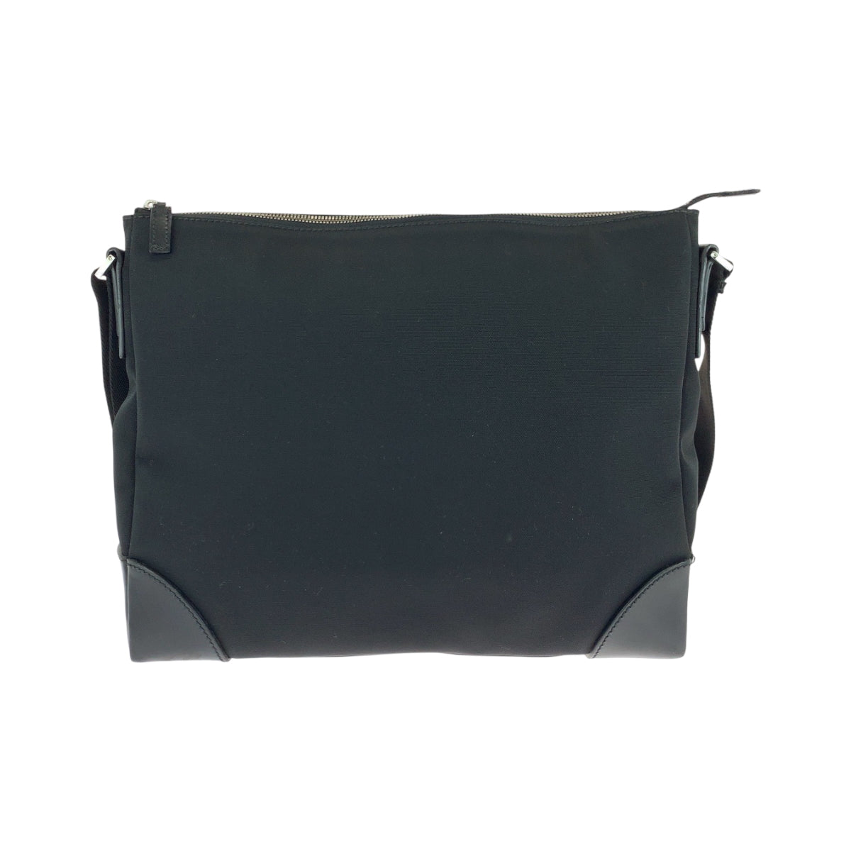 17735
GUCCI グッチ 男女兼用 ブラック 黒 シルバー金具 ナイロン 110054 ショルダーバッグ メッセンジャーバッグ  レディース A52