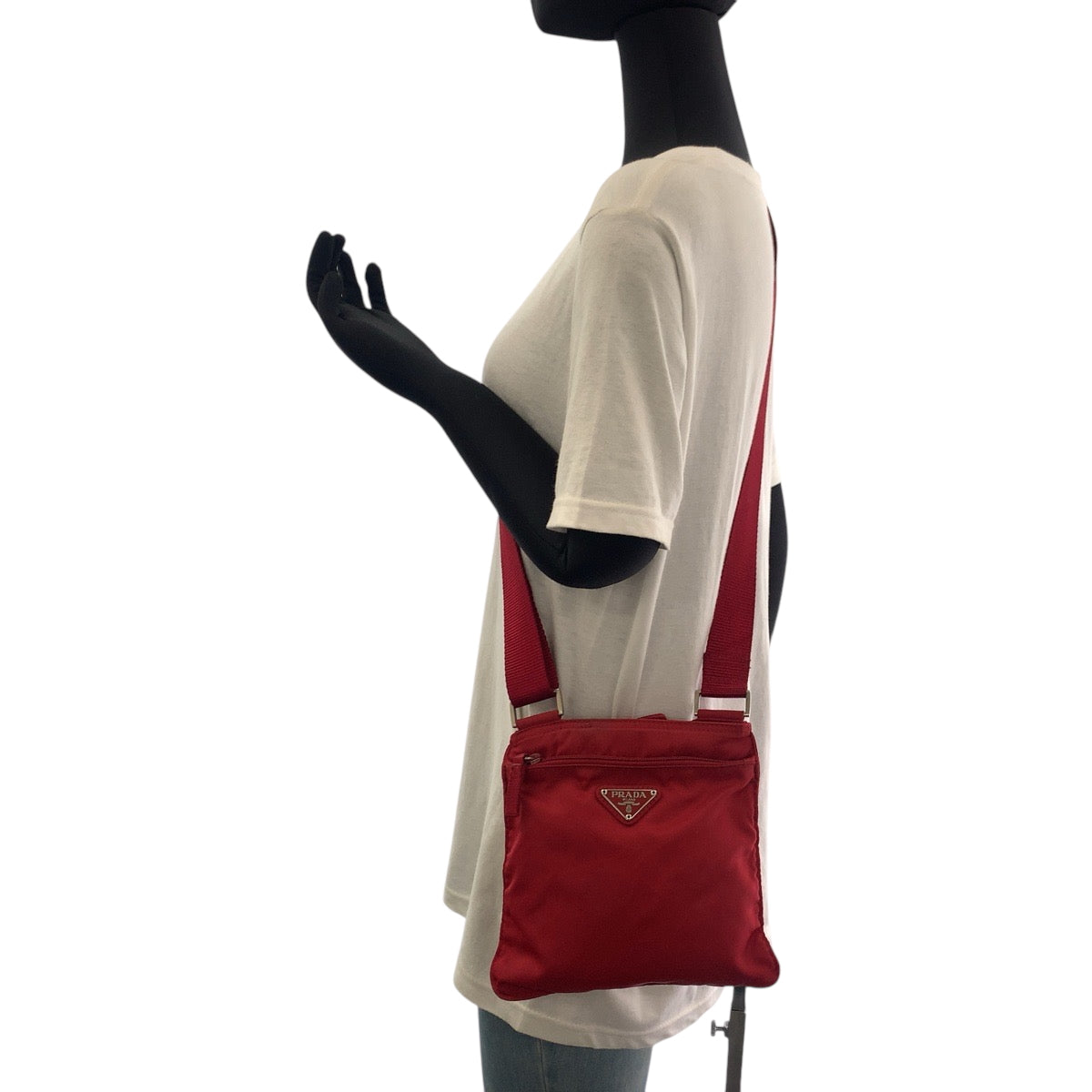 17745
PRADA プラダ テスート 三角ロゴプレート レッド シルバー金具 ナイロン B7372 ショルダーバッグ サコッシュ  レディース AB26