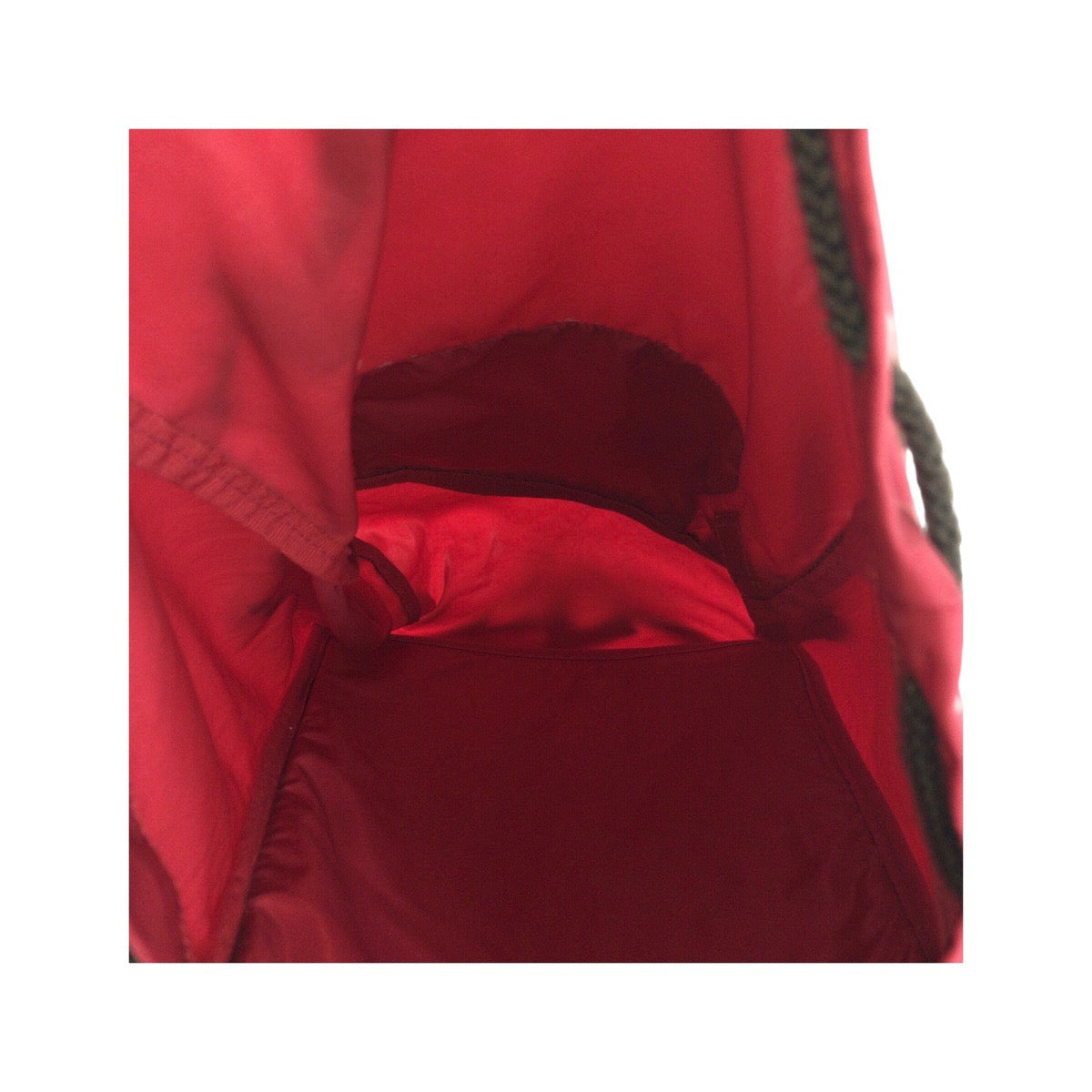 17749
PRADA プラダ テスート 三角ロゴプレート レッド カーキ シルバー金具 ナイロン リュックサック デイパック  メンズ ABP41