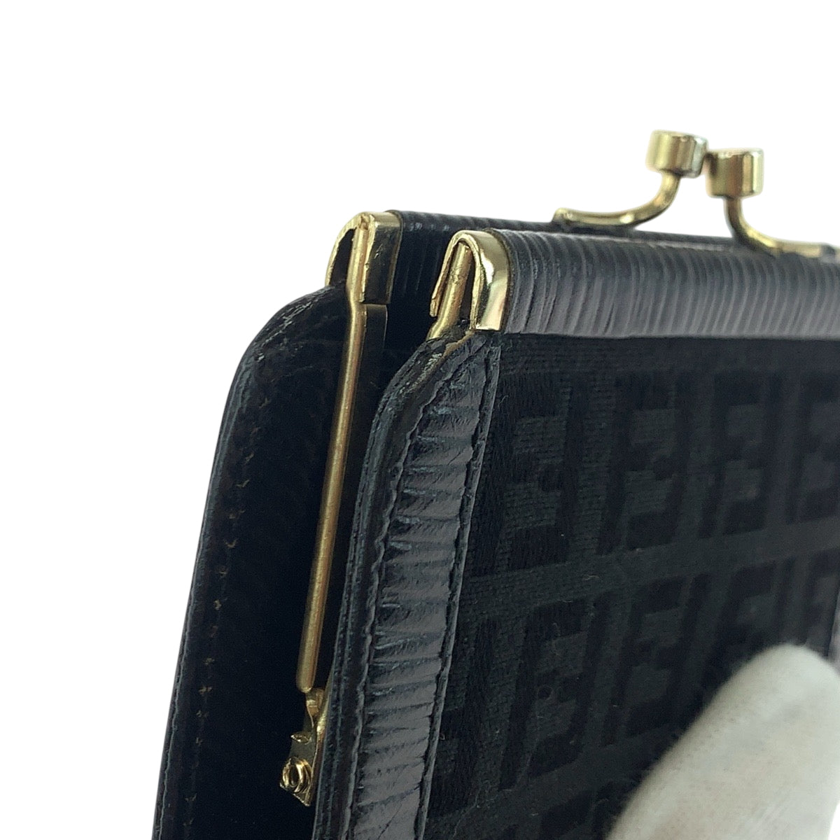 17754
FENDI フェンディ ヴィンテージ ズッカ ブラック 黒 ゴールド金具 キャンバス コインケース コンパクトウォレット  レディース A14