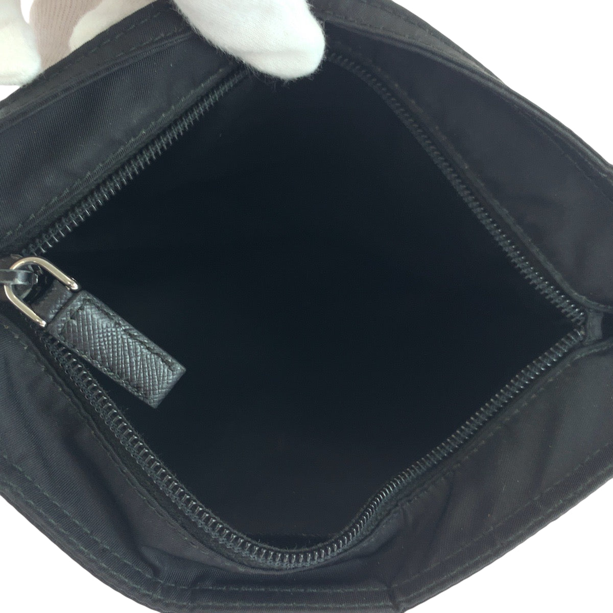 17766
PRADA プラダ テスート 三角ロゴプレート ブラック 黒 シルバー金具 ナイロン ショルダーバッグ ポシェット  レディース AB33