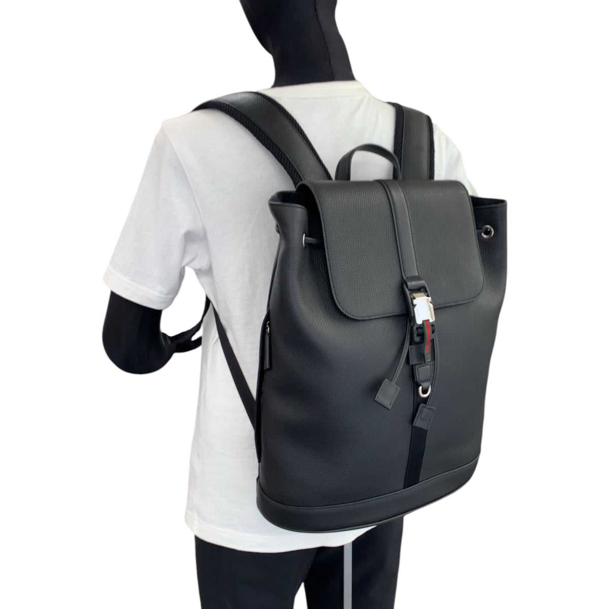 17794
GUCCI グッチ 現行 ミディアム ブラック 黒 シルバー金具 レザー 816750 リュックサック バックパック メンズ S280