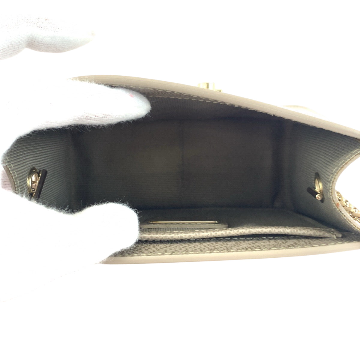 17807
Furla フルラ メトロポリス グレージュ ゴールド金具 レザー チェーンショルダーバッグ ポシェット  レディース A12