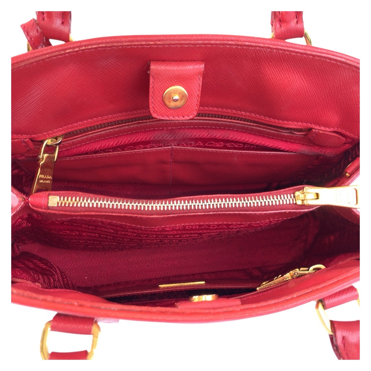 17808
PRADA プラダ サフィアーノ プロムナード レッド ゴールド金具 レザー ハンドバッグ レディース AB67