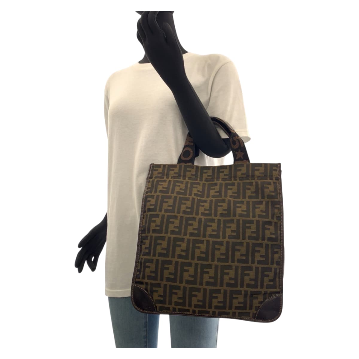 17811
FENDI フェンディ ズッカ 折りたたみ ブラウン シルバー金具 キャンバス / レザー トートバッグ ハンドバッグ  レディース A35