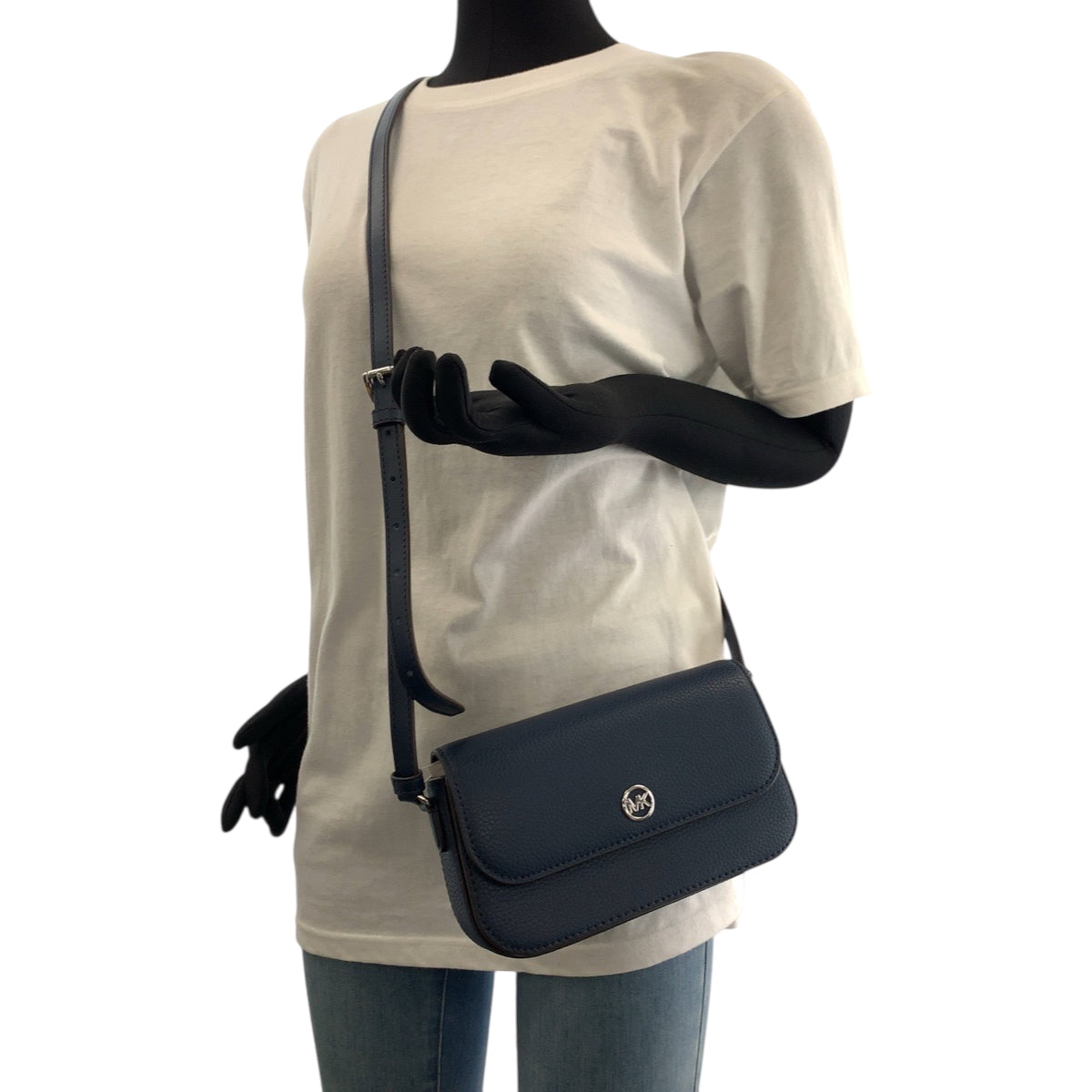 17828
Michael Kors マイケルコース ロゴ ネイビー シルバー金具 レザー 35F4STVC1L ショルダーバッグ ポシェット レディース N25