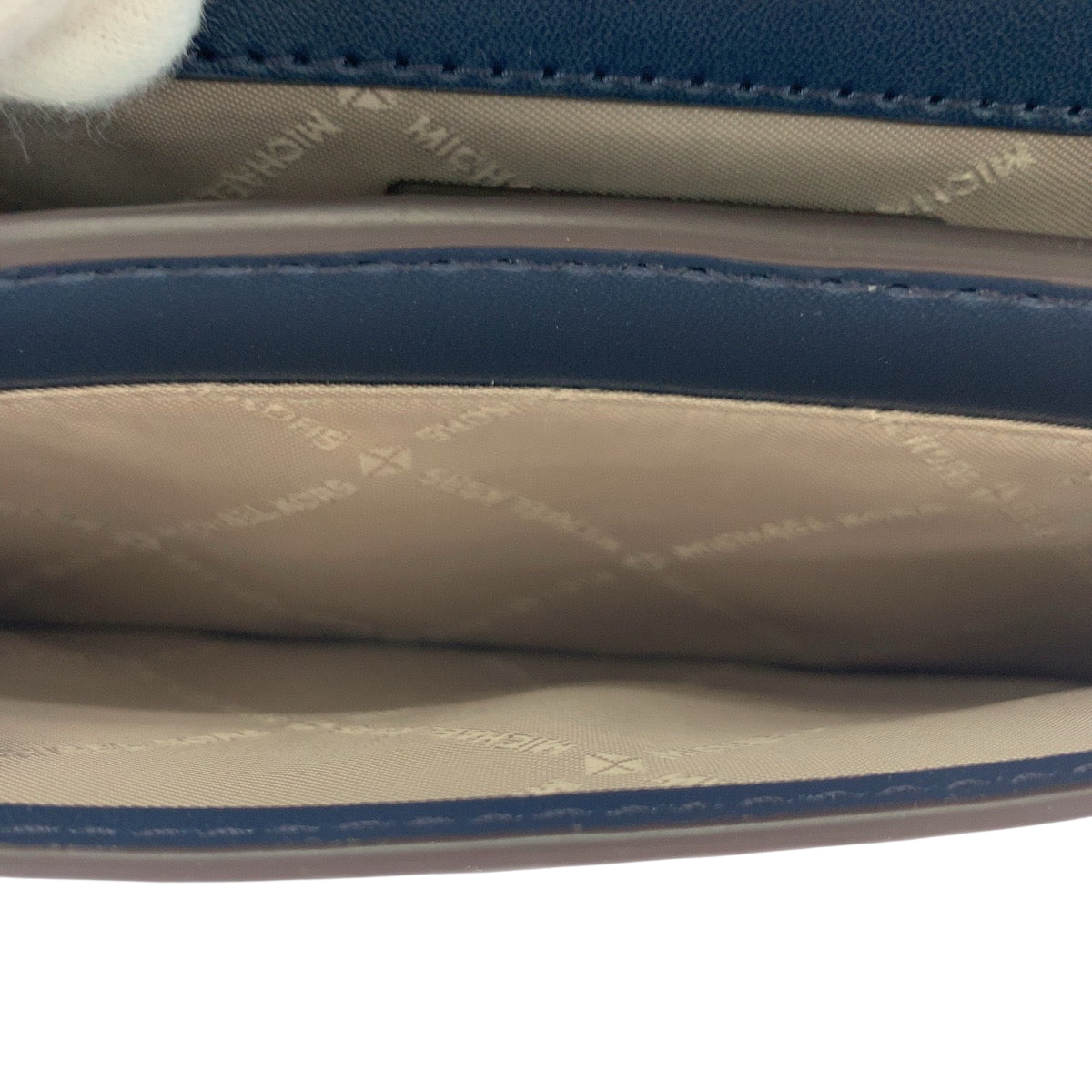 17828
Michael Kors マイケルコース ロゴ ネイビー シルバー金具 レザー 35F4STVC1L ショルダーバッグ ポシェット レディース N25