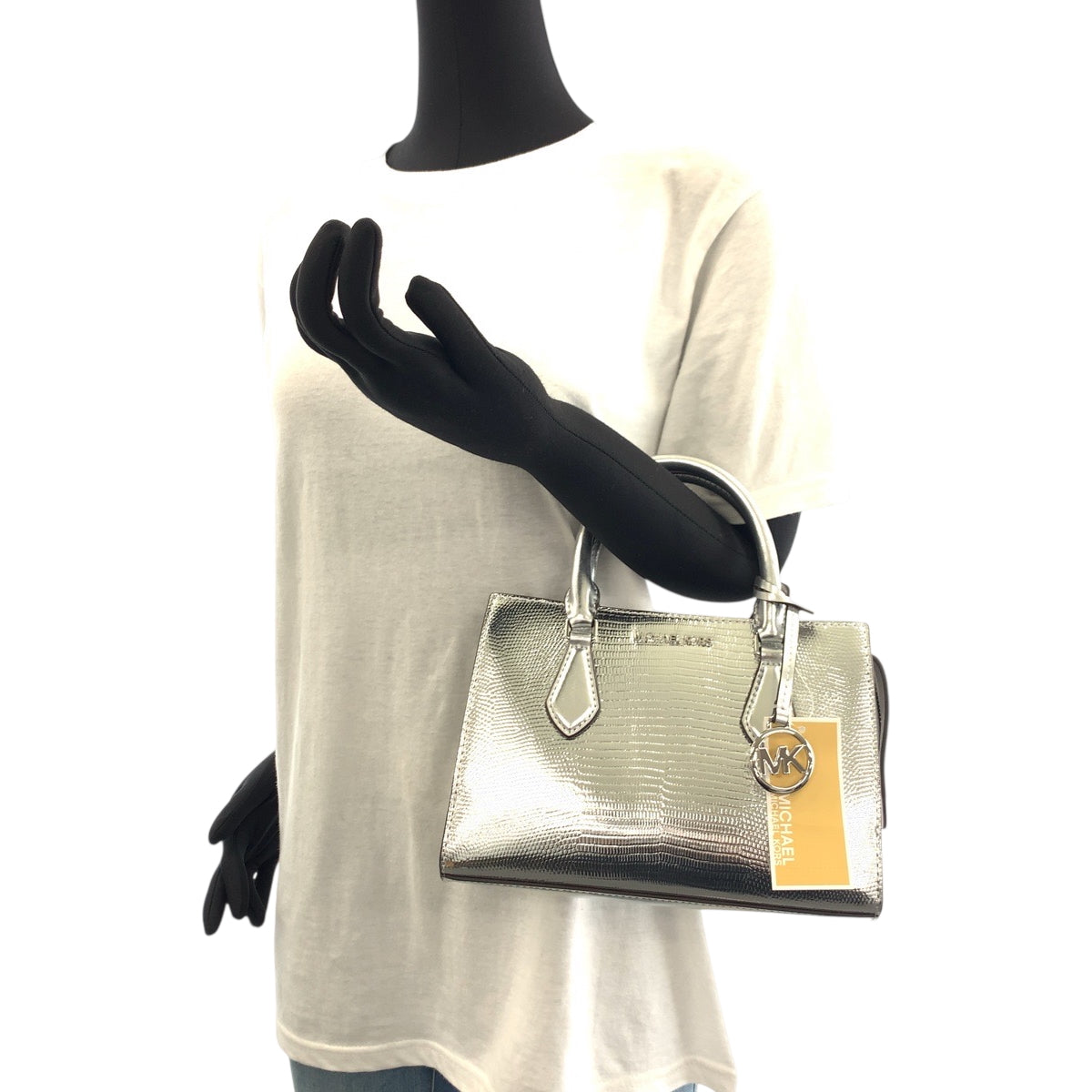 17840
Michael Kors マイケルコース SHEILA ロゴ シルバー シルバー金具 レザー ショルダーバッグ ハンドバッグ 2way レディース N25
