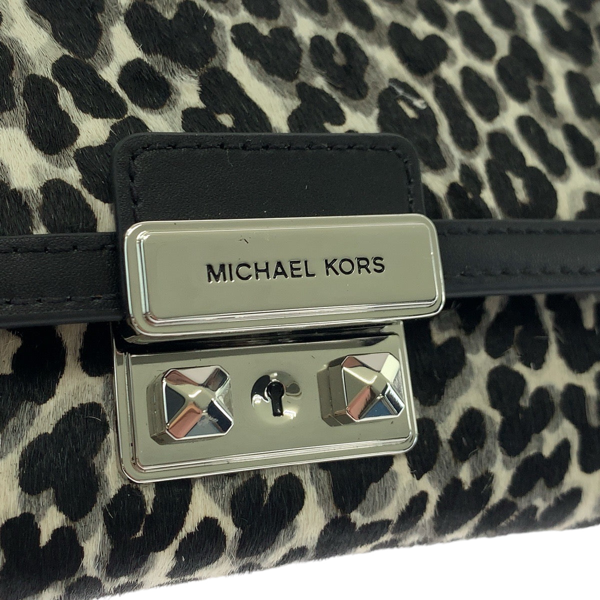 17841
Michael Kors マイケルコース ハラコ レオパード柄 ブラック 黒 マルチカラー シルバー金具 ハラコ 32T4S2RC9H ショルダーバッグ ショルダーウォレット  レディース N18