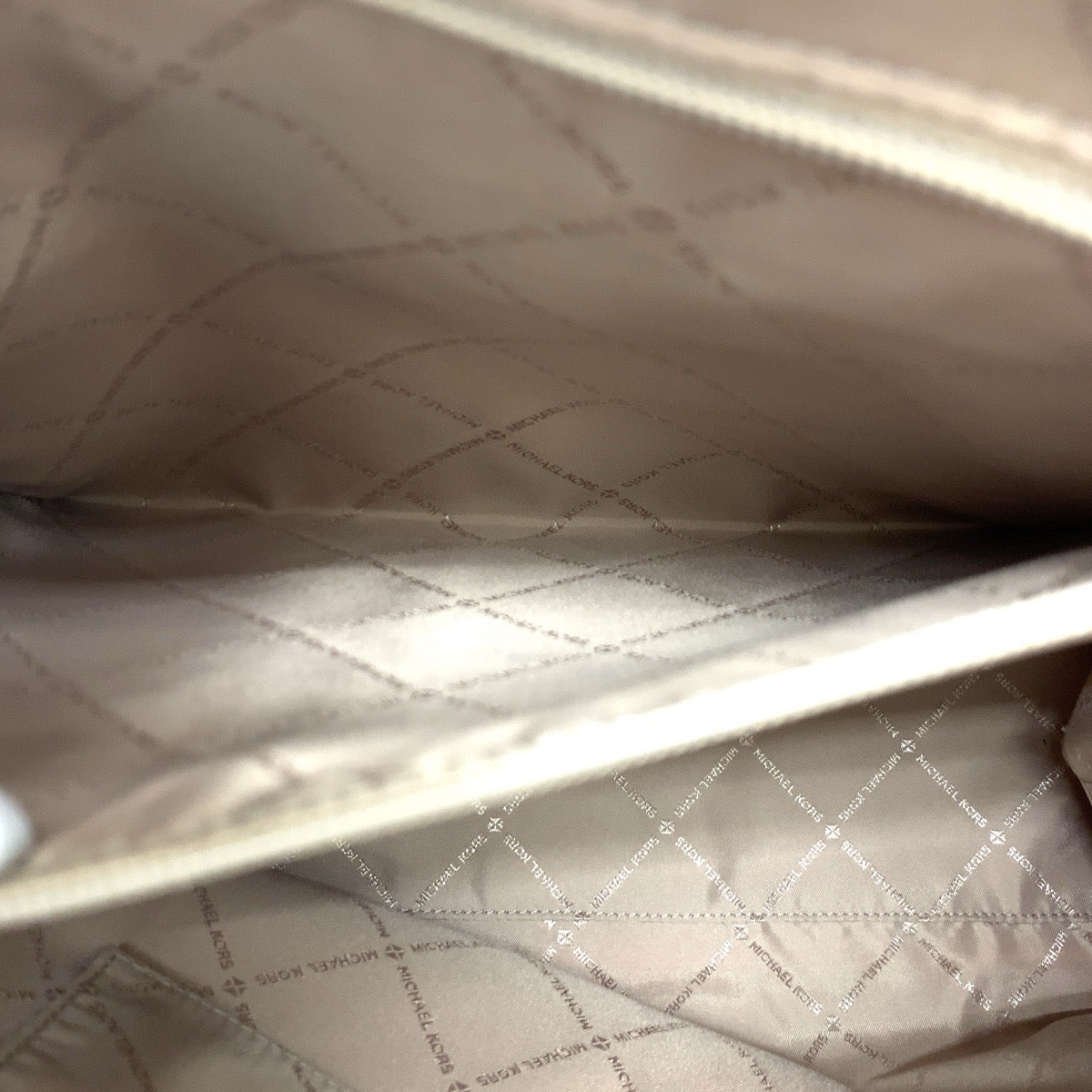 17868
Michael Kors マイケルコース ホワイト ブラウン  PVC ショルダーバッグ トートバッグ  レディース A