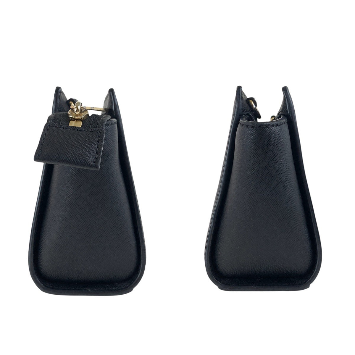 17870
Michael Kors マイケルコース ブラック 黒 ゴールド金具 レザー ショルダーバッグ ポシェット  レディース AB7