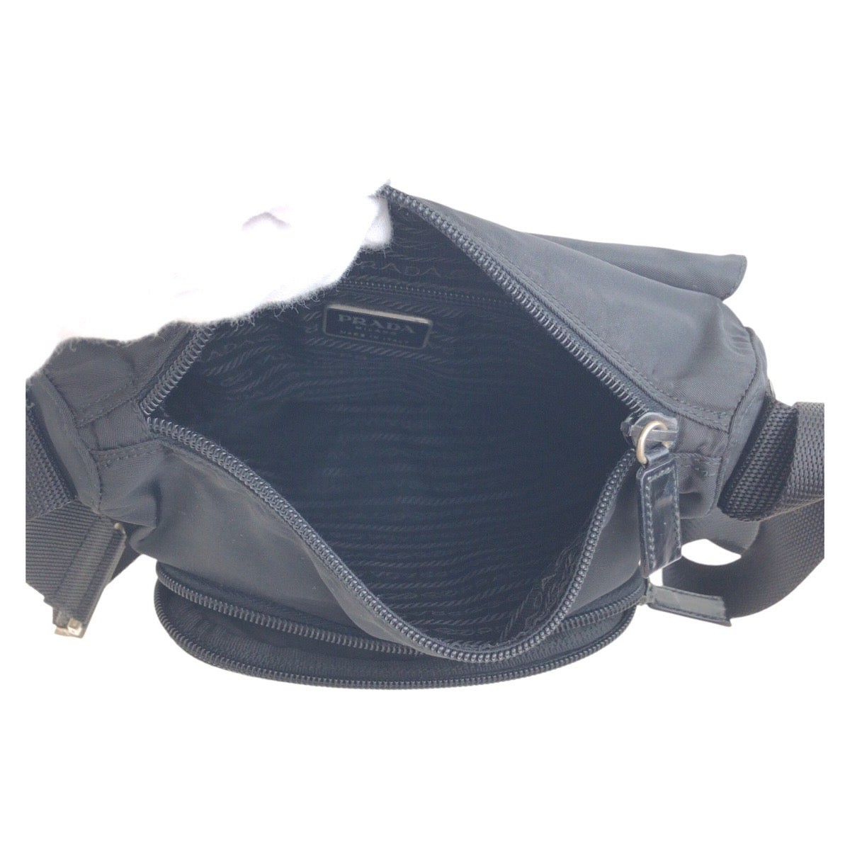 17877
PRADA プラダ テスート 三角ロゴプレート ブラック 黒 シルバー金具 ナイロン / レザー ショルダーバッグ ポシェット  レディース ABP
