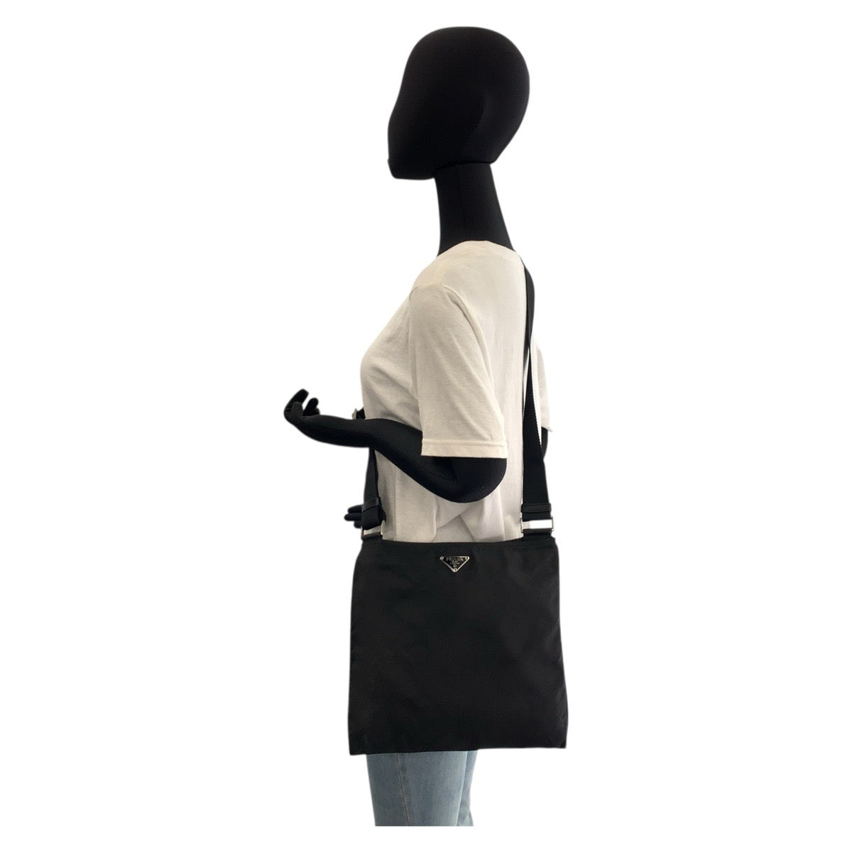 17879
PRADA プラダ テスート 三角ロゴプレート ブラック 黒 シルバー金具 ナイロン ショルダーバッグ  レディース AB38