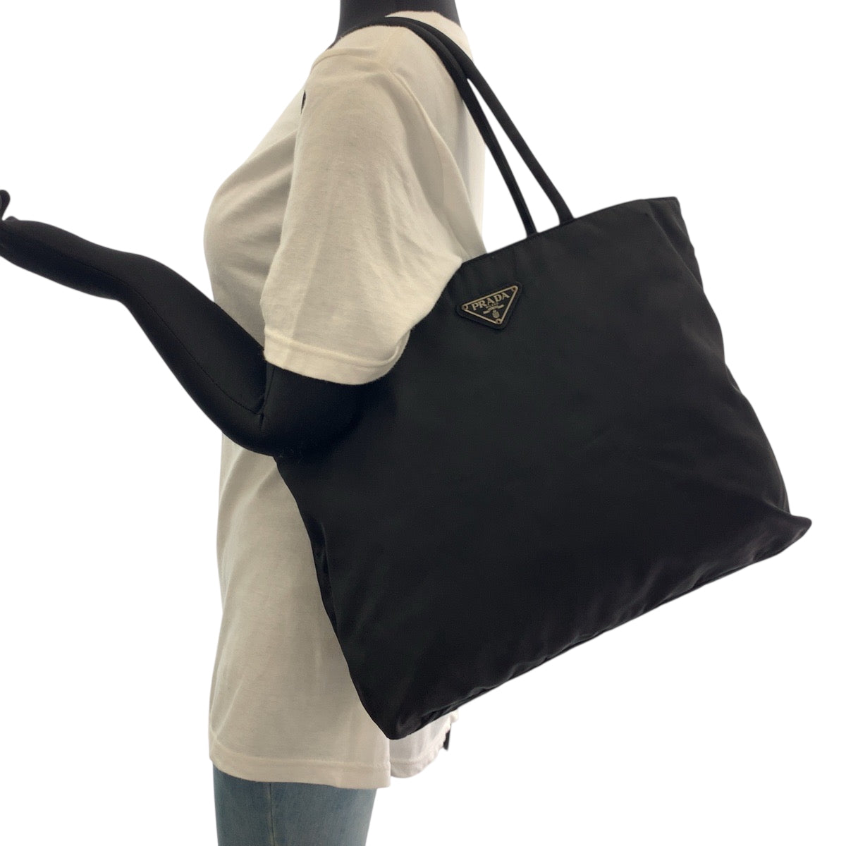 17881
PRADA プラダ テスート 三角ロゴプレート ブラック 黒 シルバー金具 ナイロン トートバッグ ショルダーバッグ レディース ABP39