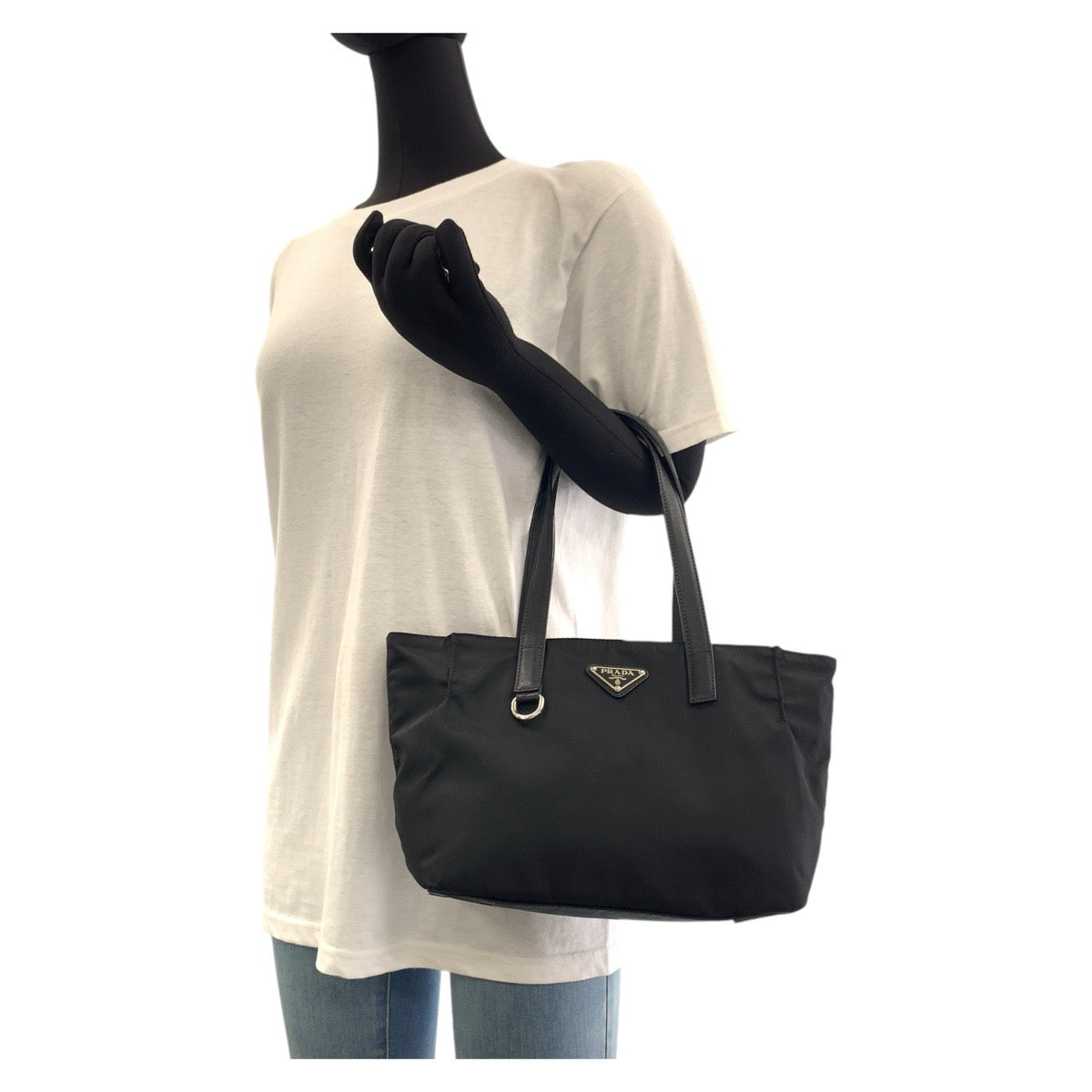 17885
PRADA プラダ テスート サフィアーノ 三角ロゴプレート ブラック 黒 シルバー金具 ナイロン / レザー トートバッグ ハンドバッグ  レディース ABP40