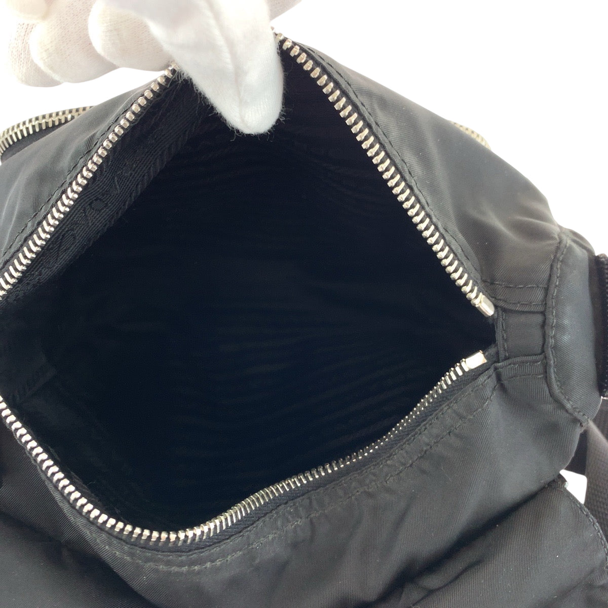 17889
PRADA プラダ テスート 三角ロゴプレート ブラック 黒 シルバー金具 ナイロン BT8994 ショルダーバッグ ポシェット  レディース ABP40