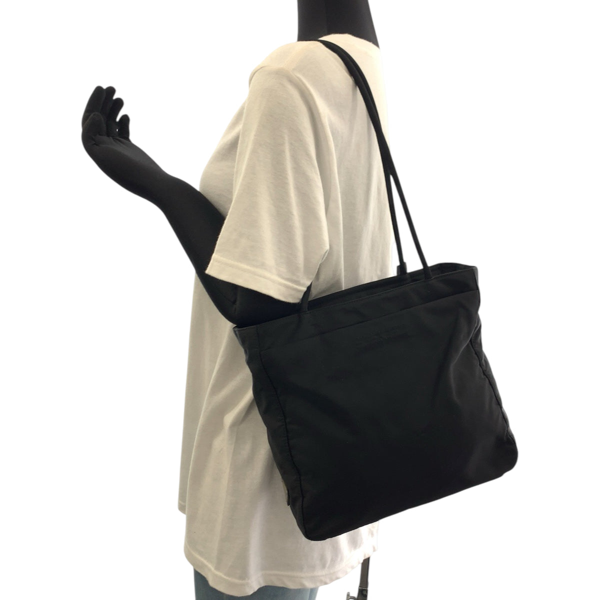 17899
PRADA プラダ テスート 三角ロゴプレート ブラック 黒 シルバー金具 ナイロン トートバッグ ショルダーバッグ  レディース AB33