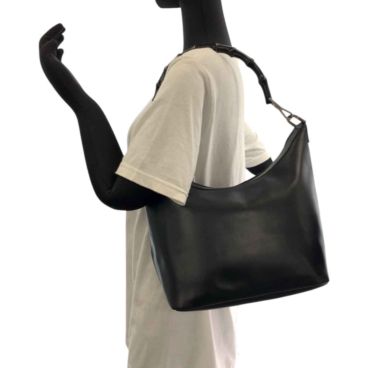 17900
GUCCI グッチ バンブー ブラック 黒 シルバー金具 レザー 000 0531 ワンショルダーバッグ ハンドバッグ  レディース ABP30
