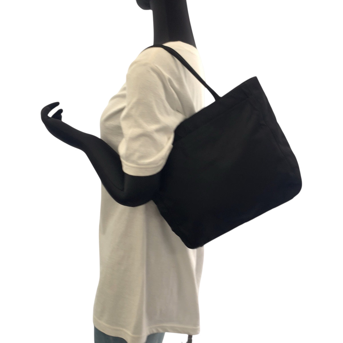 17908
PRADA プラダ テスート 三角ロゴプレート ブラック 黒 シルバー金具 ナイロン B8489 トートバッグ ハンドバッグ  レディース ABP30