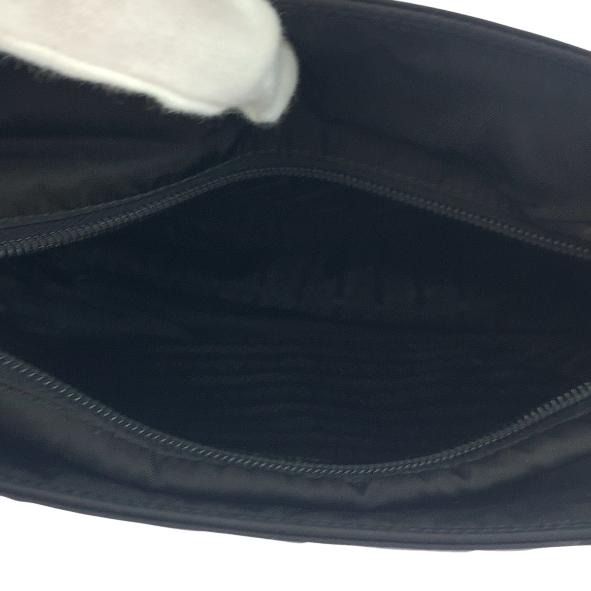 17908
PRADA プラダ テスート 三角ロゴプレート ブラック 黒 シルバー金具 ナイロン B8489 トートバッグ ハンドバッグ  レディース ABP30
