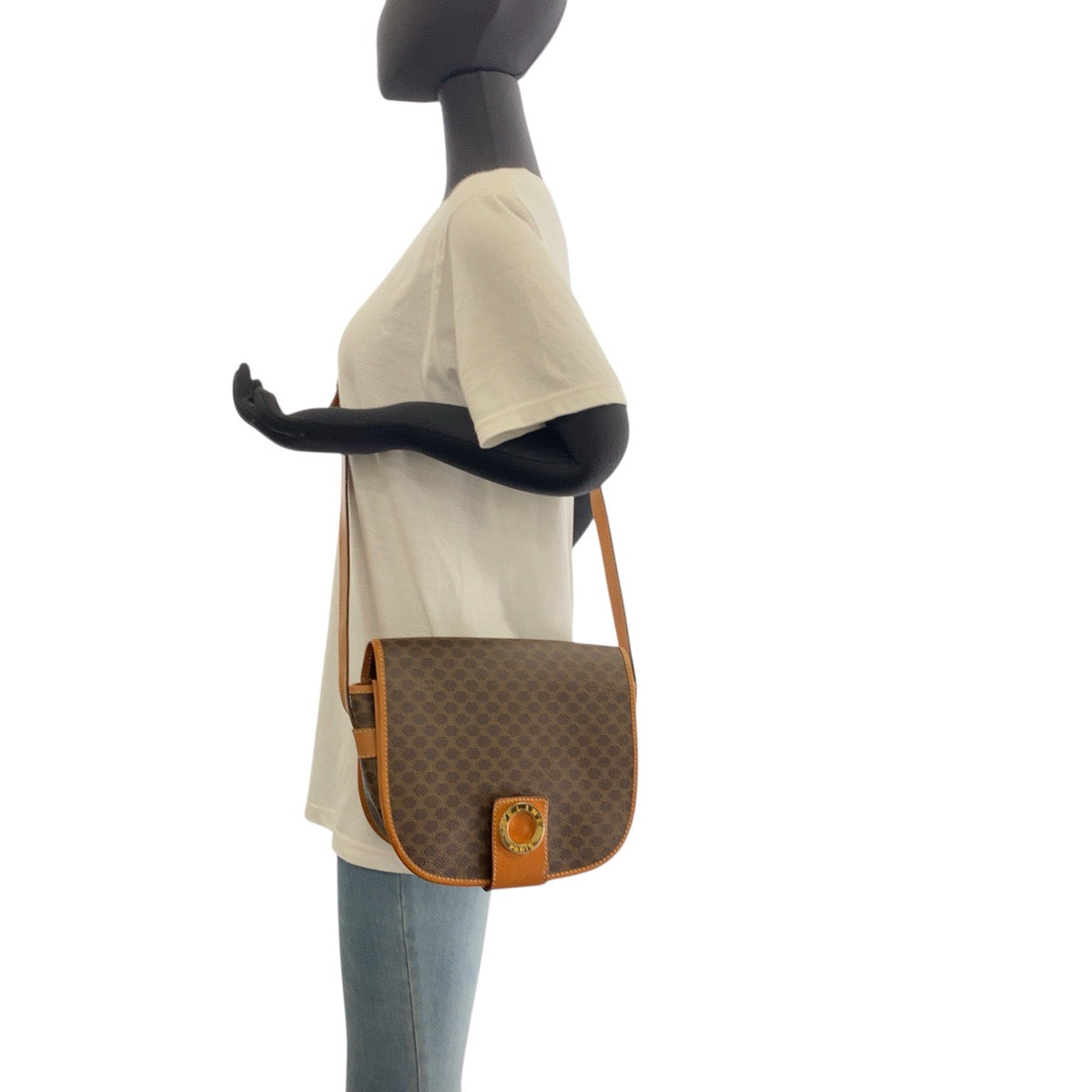 17912
CELINE セリーヌ ヴィンテージ マカダム サークルロゴ ブラウン ゴールド金具 PVC / レザー M10 ショルダーバッグ ポシェット レディース ABP46